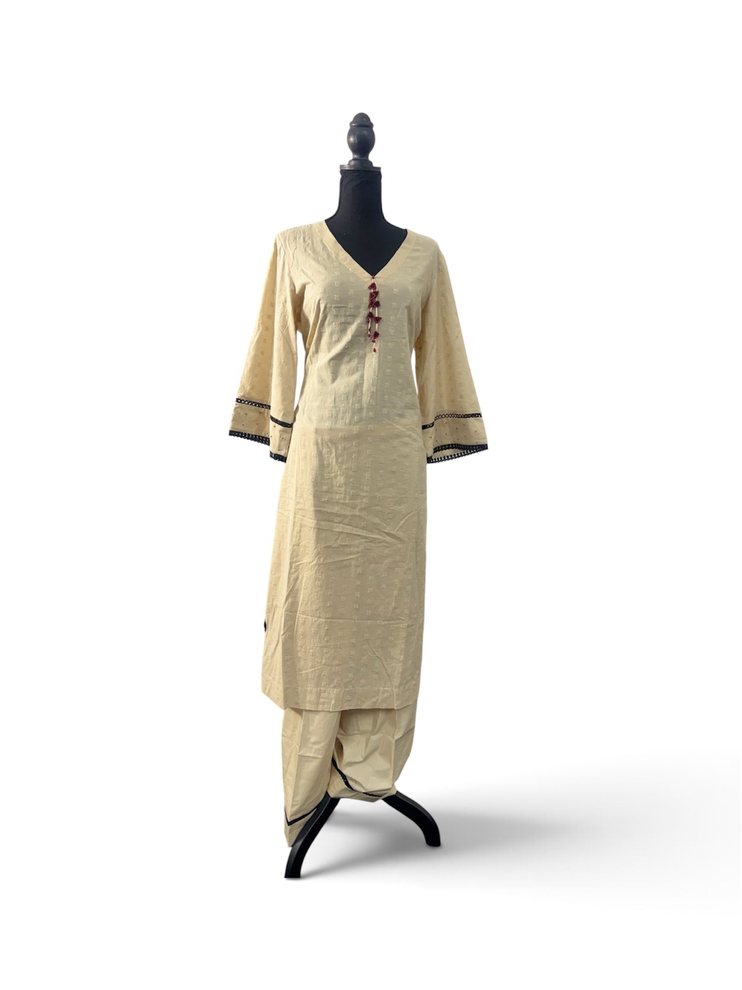 Zareen – Ivory Paisley Farshi Salwar Set