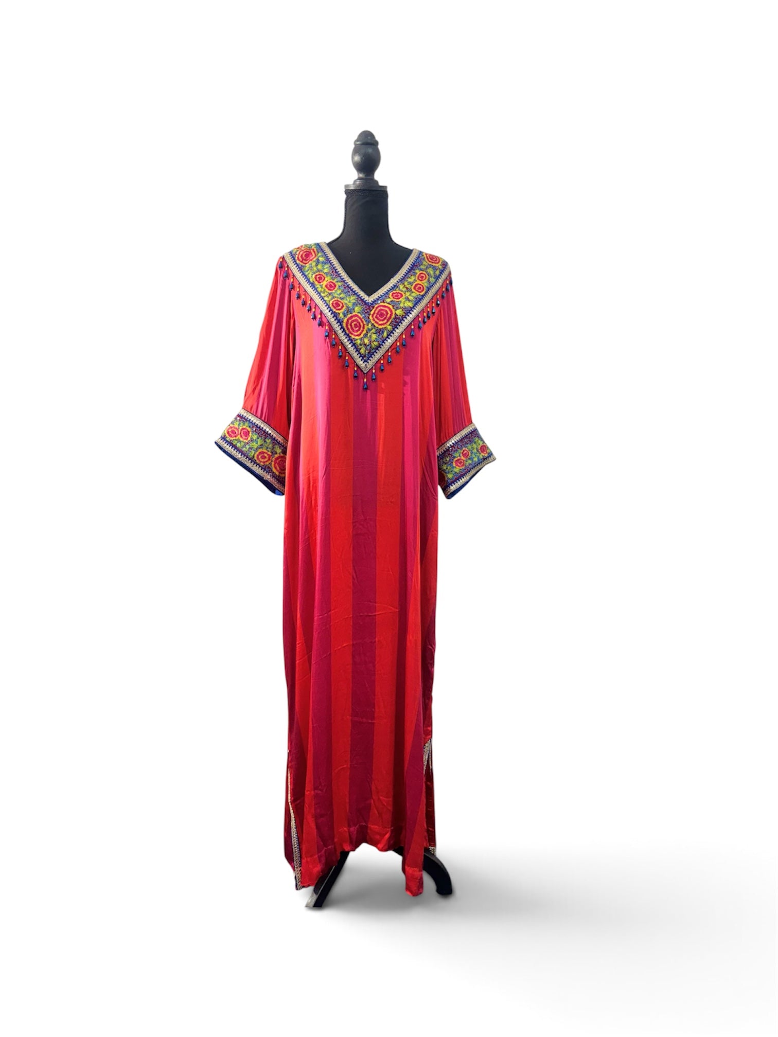 Mehr – Coral Embroidered Kaftan