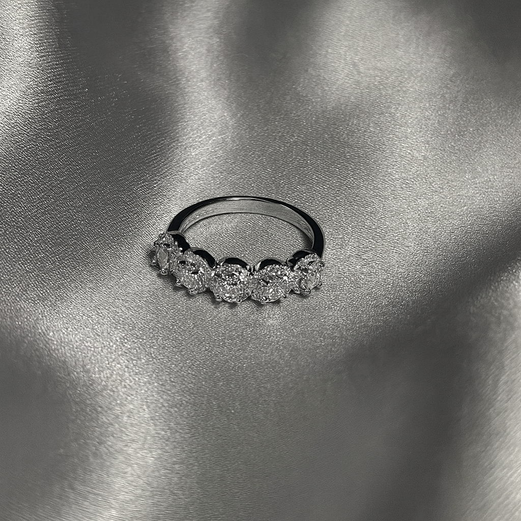 Allure Ring